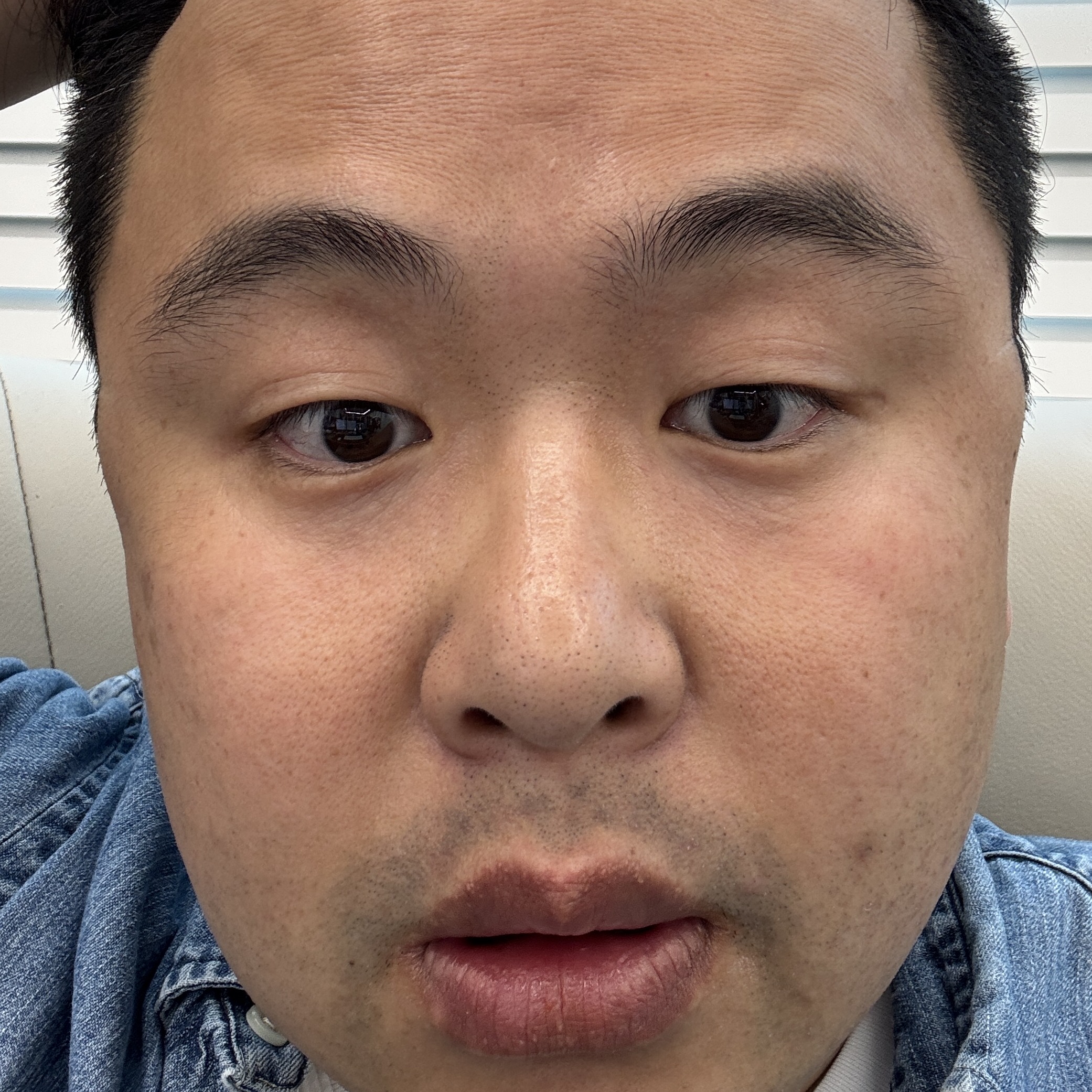 얼굴 영역 크롭